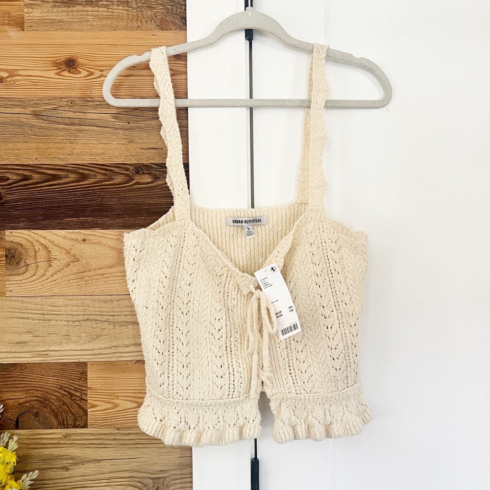 NWT URBAN OUTFITTERS Carmella Ruffle Knit Tank Top Large - Picture 3 of 6